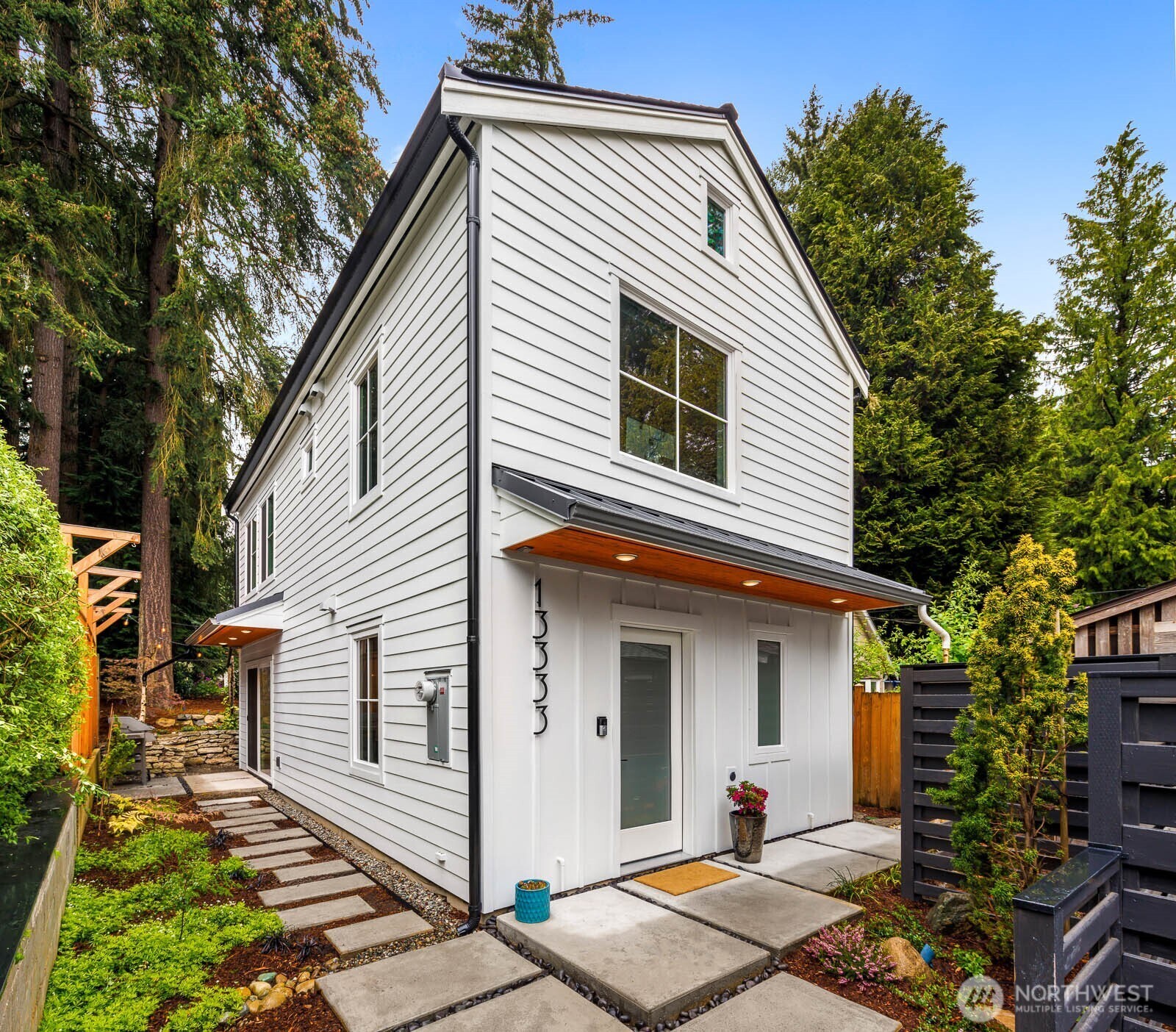13333  25th Avenue NE  Seattle WA 98125 photo
