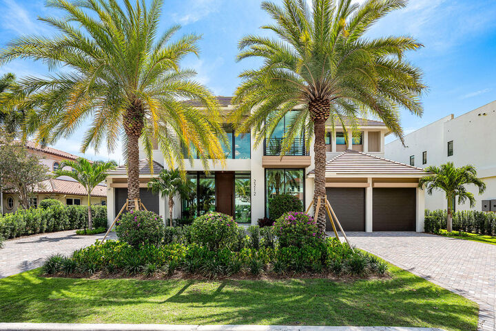Property Photo:  2212 Date Palm Road  FL 33432 