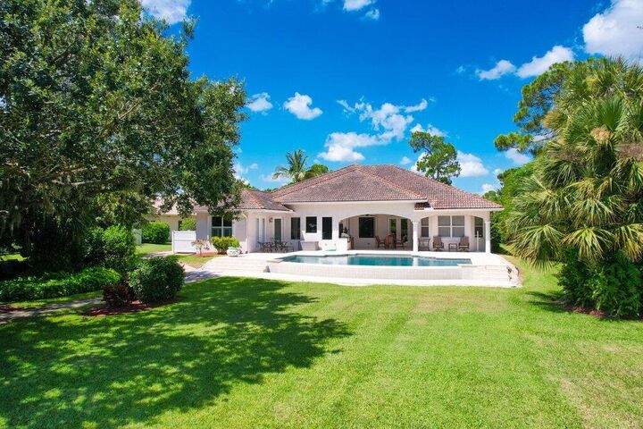 Property Photo:  2561 SE North Lookout Boulevard  FL 34984 