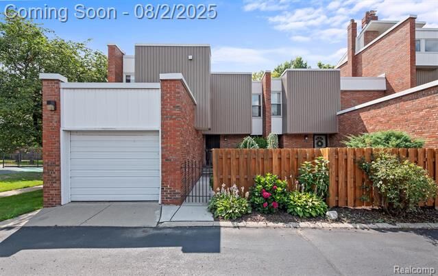 Property Photo:  1971 Hyde Park Road  MI 48027 