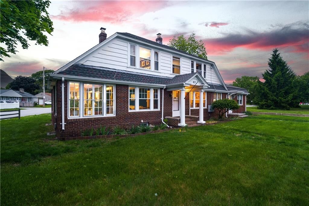 Property Photo:  821 Post Road  RI 02888 
