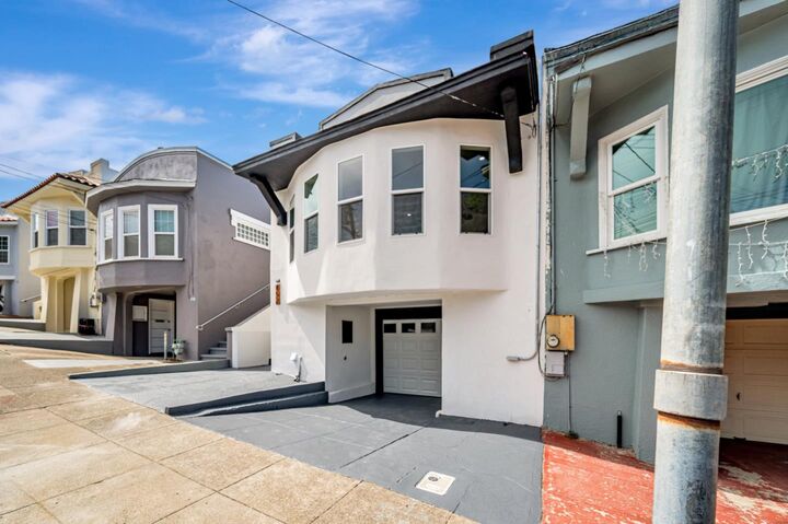 Property Photo:  452 Irvington Street  CA 94014 