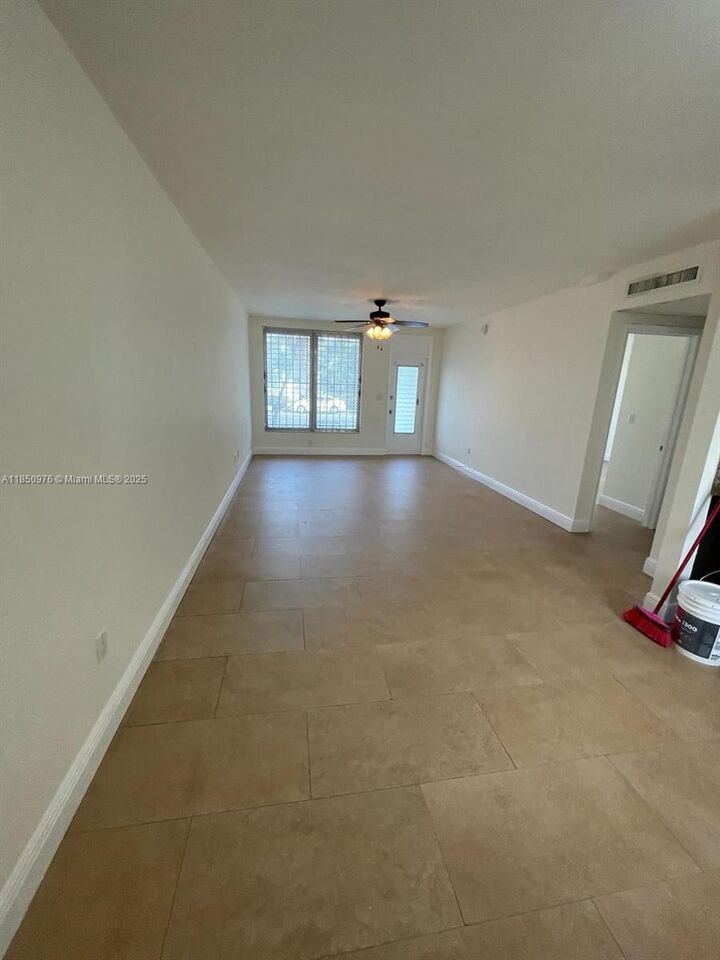 Property Photo: 1150 Euclid Ave 106 FL 33139