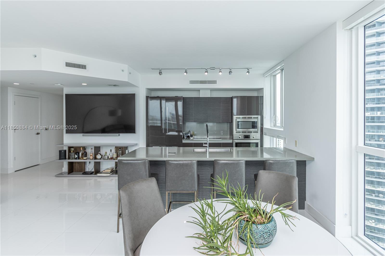 Property Photo: 1080 Brickell 3906 FL 33131