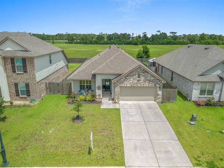 Property Photo: 1512 Fairway Drive LA 70669