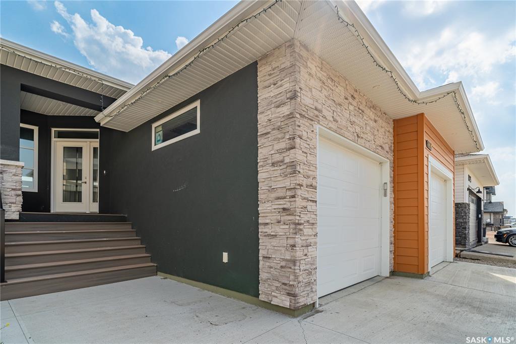 Property Photo:  4829 E Keller Avenue  SK S4V 3S6 