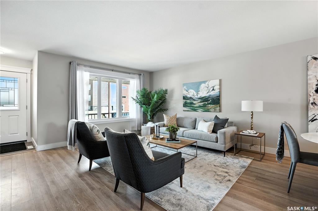 Property Photo: 318 Veltkamp Crescent SK S7T 0S2