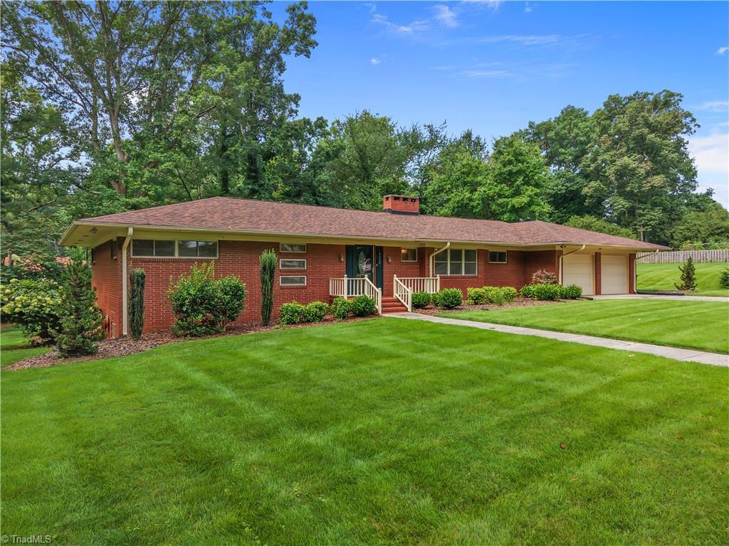 Property Photo: 1113 Sherwood Drive NC 27320