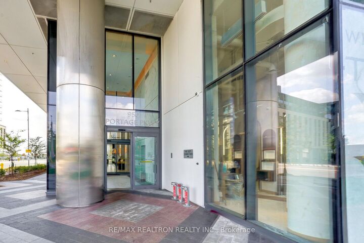Property Photo:  950 Portage Parkway N 5901  ON L4K 0J7