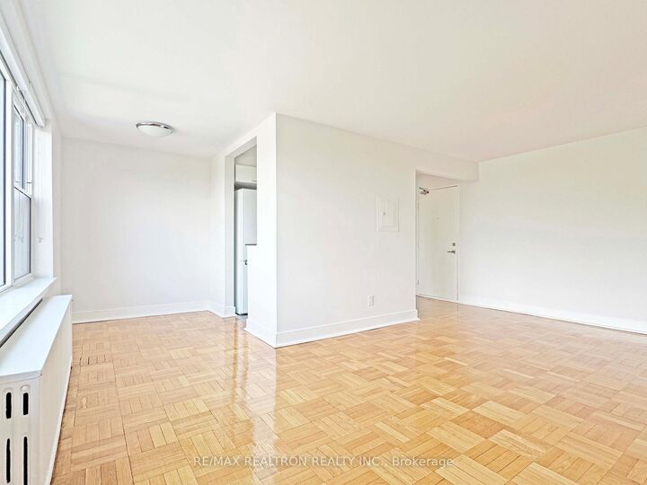 Property Photo:  1545 Bathurst Street 207  ON M5P 3H6 