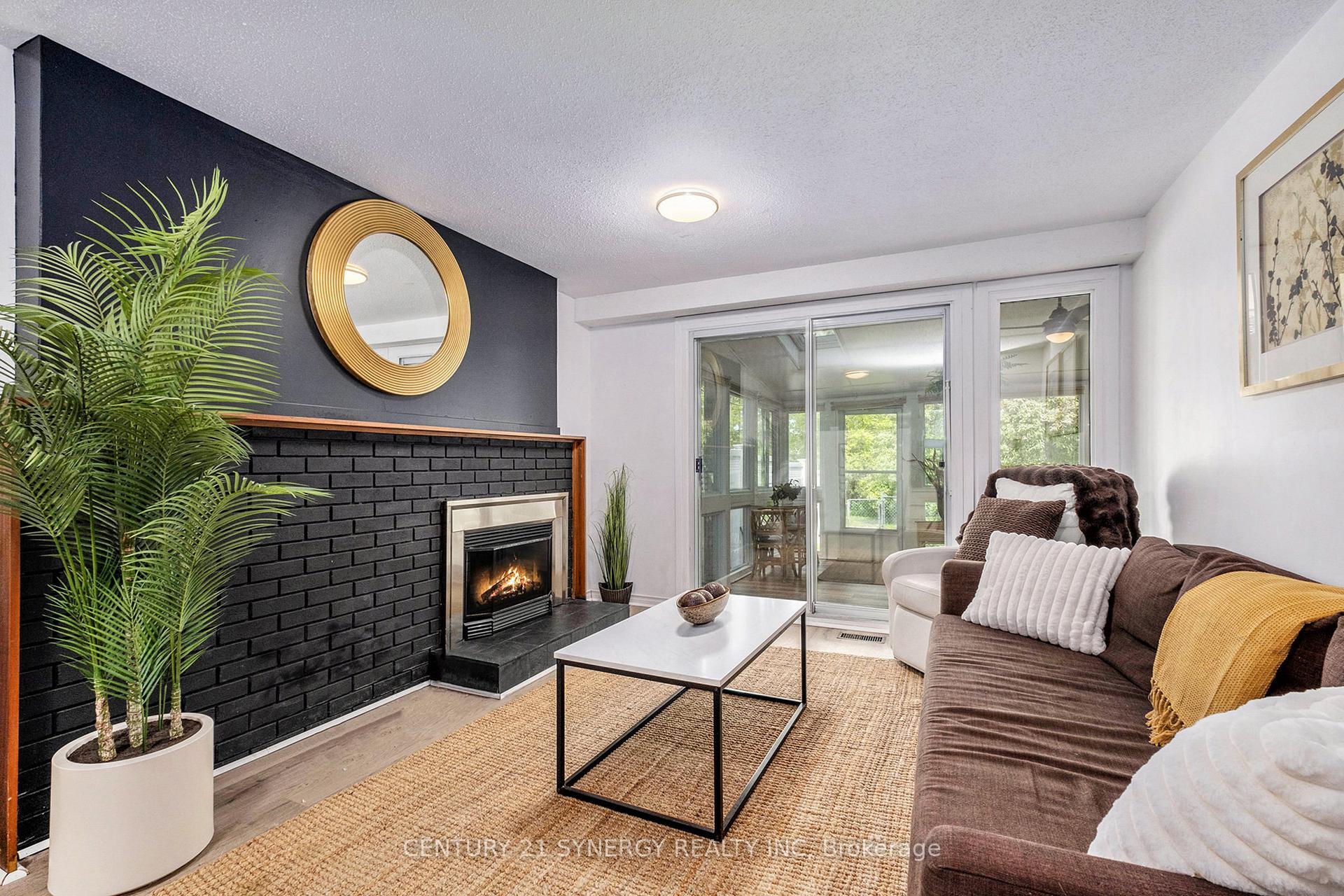 Photo de la propriété:  127 Woodfield Drive  ON K2G 0A1 