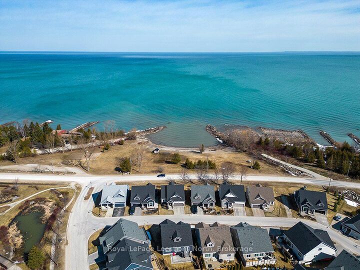 Property Photo: 124 Beacon Drive ON N0H 2P0