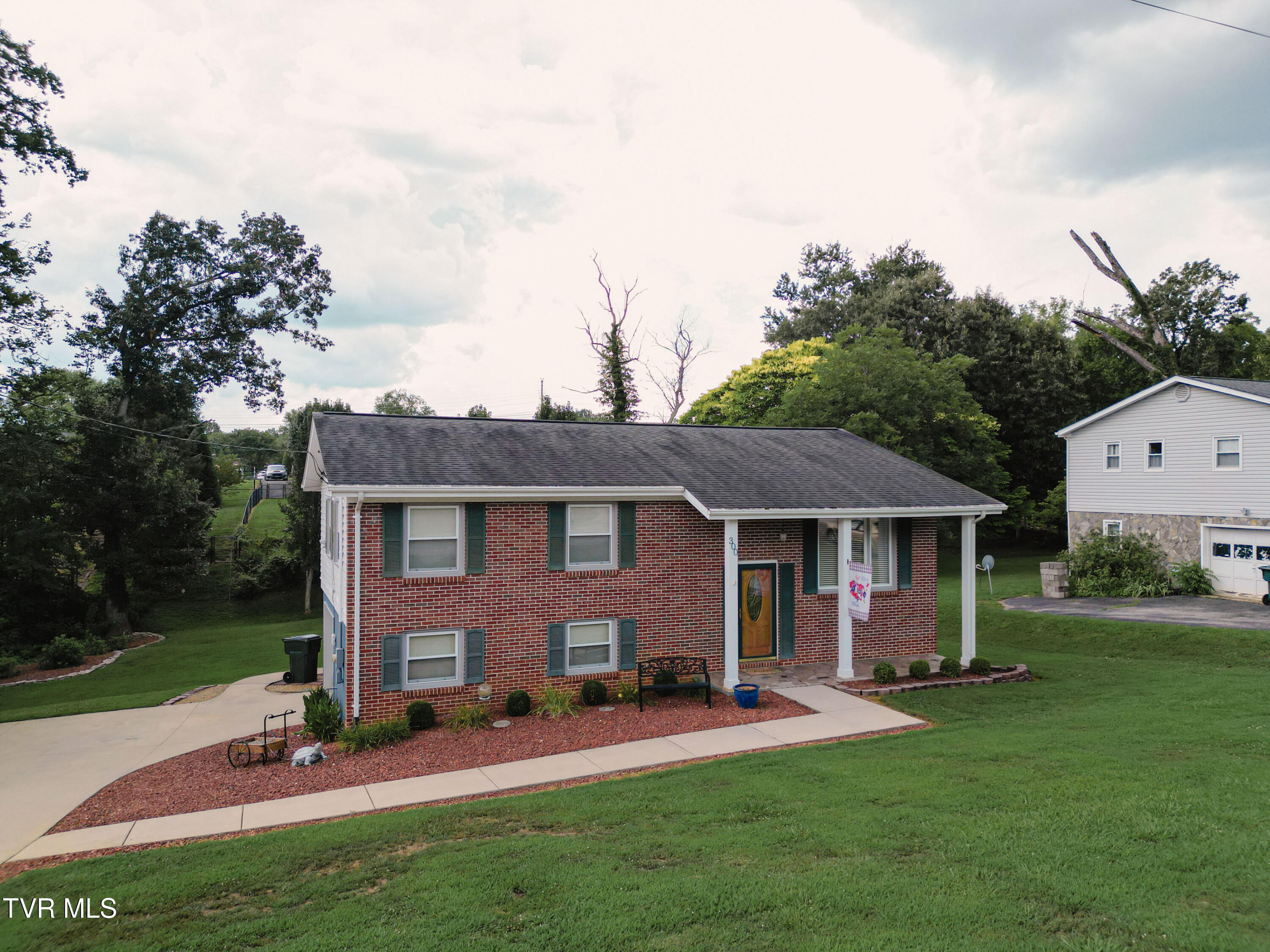 Property Photo: 300 Pinecrest Drive TN 37743