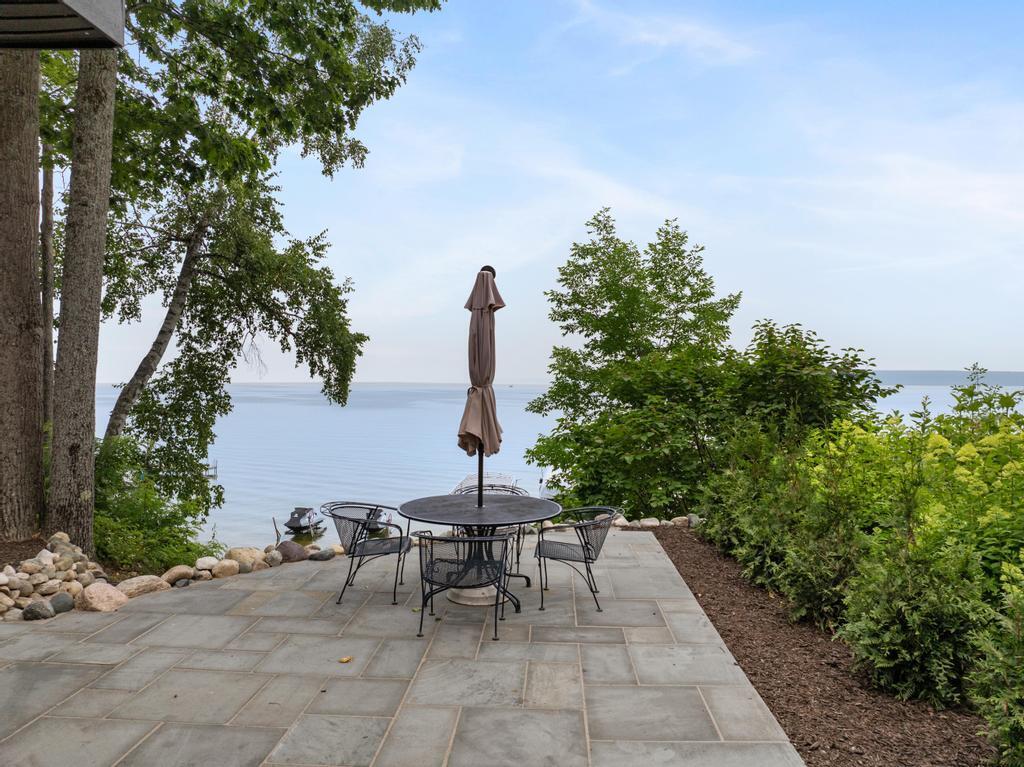 8554 W M-68  Indian River MI 49749 photo
