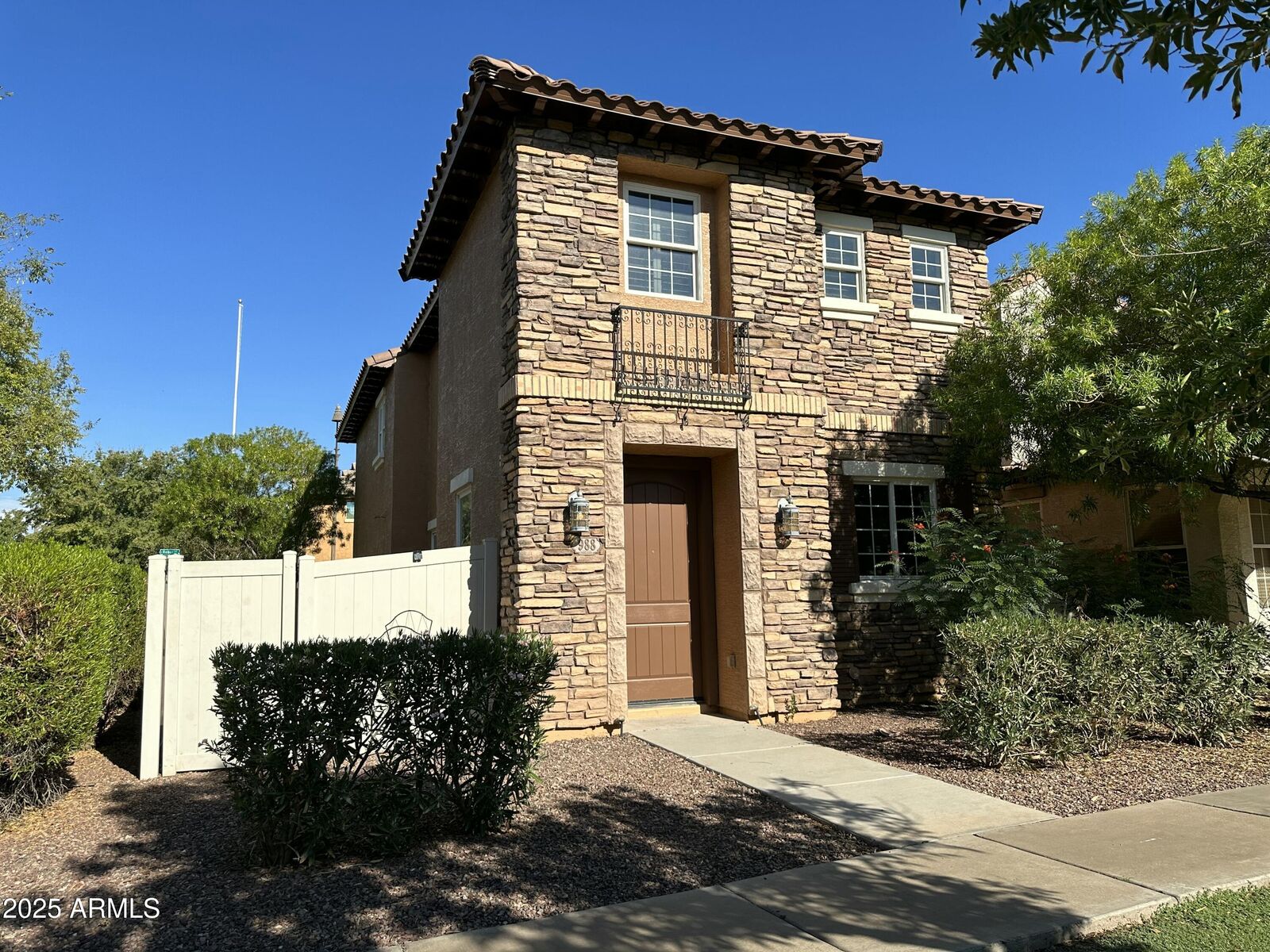 Property Photo: 988 S Reber Avenue AZ 85296