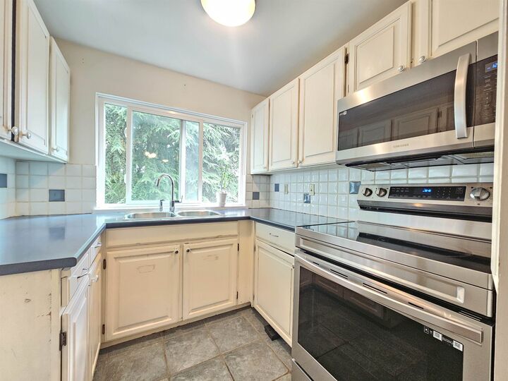Property Photo: 8707 Hudson Street 304 BC V6P 4M7