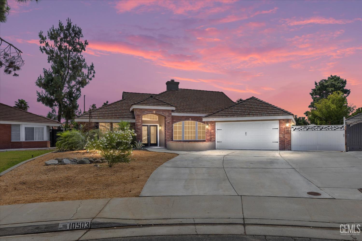 Property Photo:  10503 Trophy Court  CA 93312 