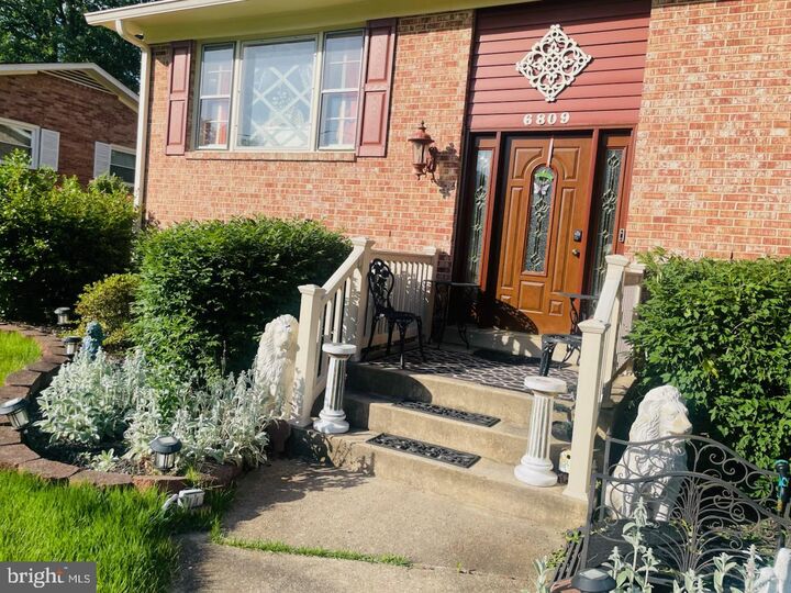 Property Photo: 6809 Glenwood Court MD 20769