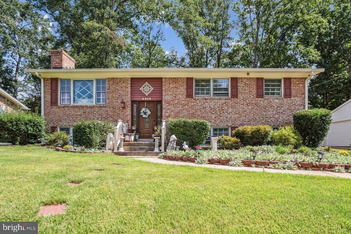 Property Photo: 6809 Glenwood Court MD 20769