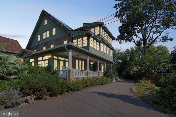 313 Edgewood Drive Unit B  Ambler PA 19002 photo