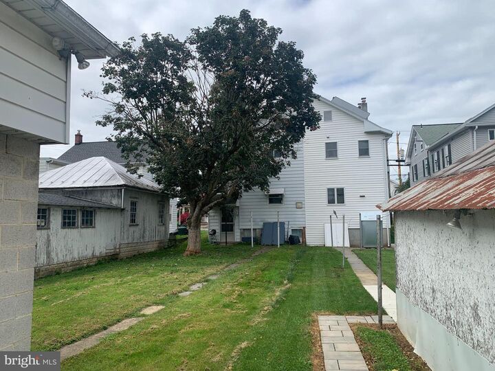 Property Photo: 2812 Horseshoe Pike PA 17078