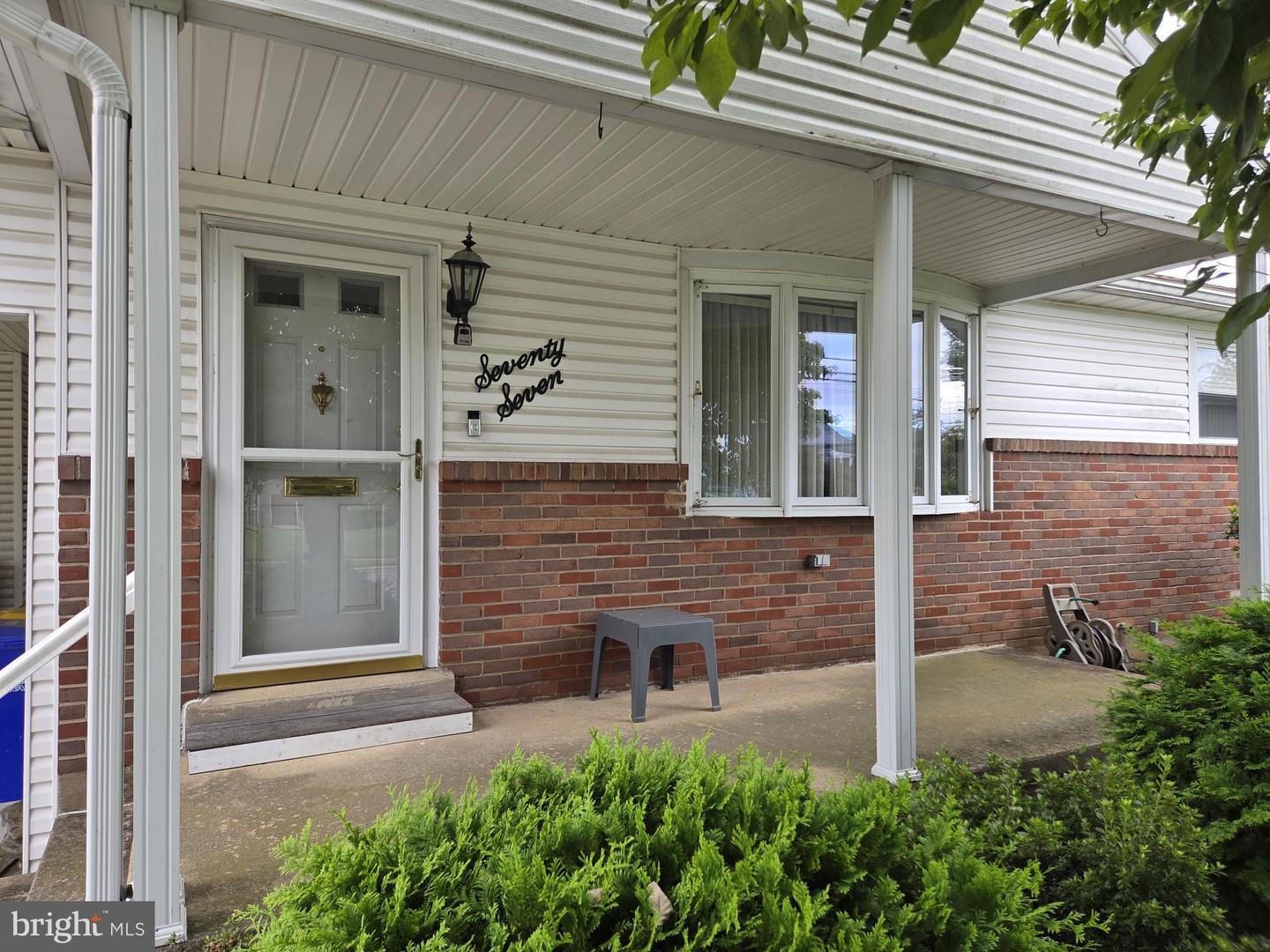Property Photo:  77 Kensington Drive  PA 17011 