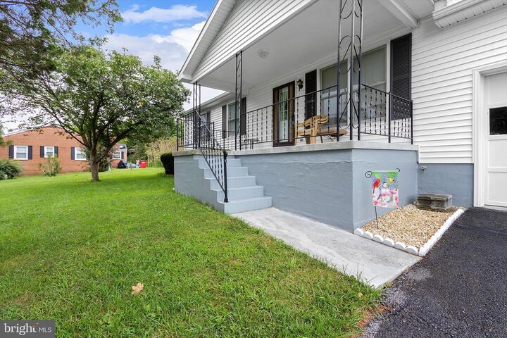 Property Photo:  391 King Street  WV 25430 