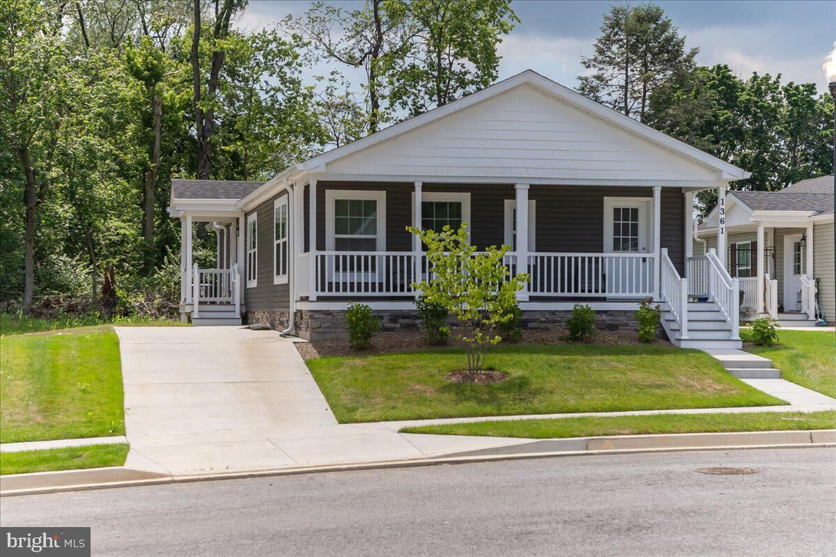 Property Photo:  1361 Connecticut Avenue  MD 21740 