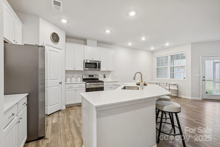 Property Photo: 6011 Chelsea Oaks Ridge SC 29708