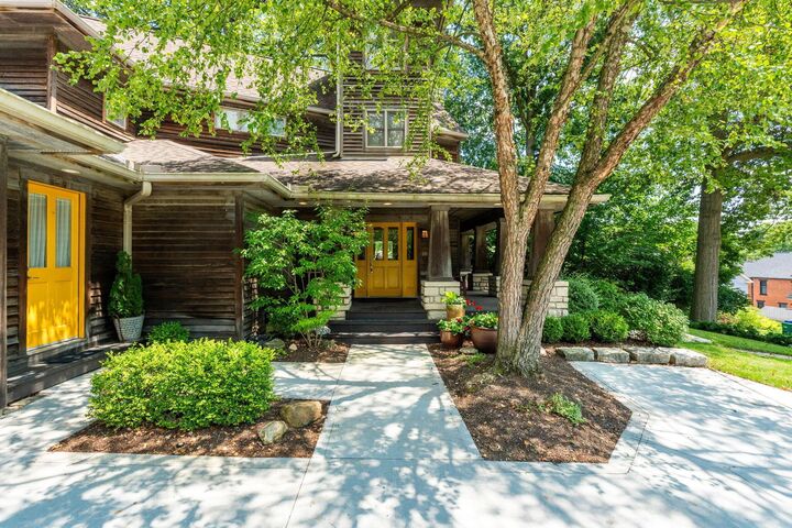 Property Photo: 10 Woodland Avenue OH 43015