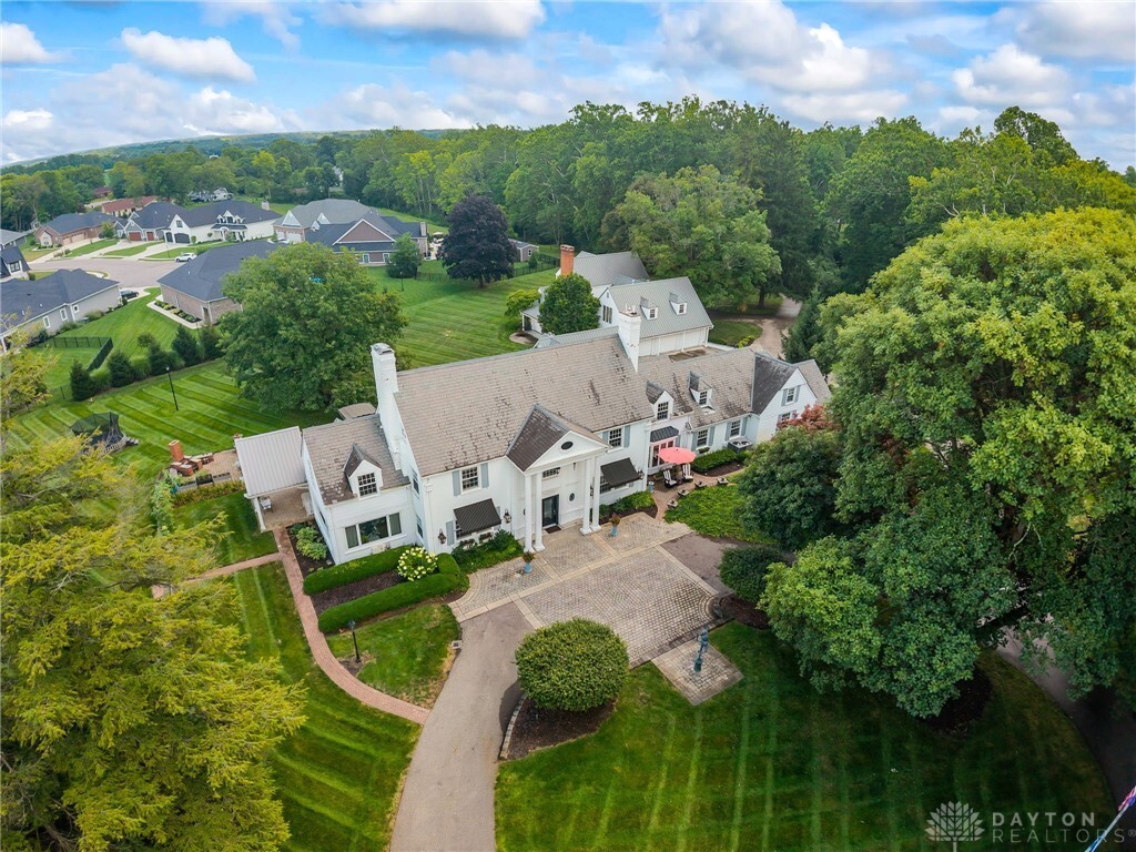 Property Photo:  1550 Creekwood Drive  OH 45373 