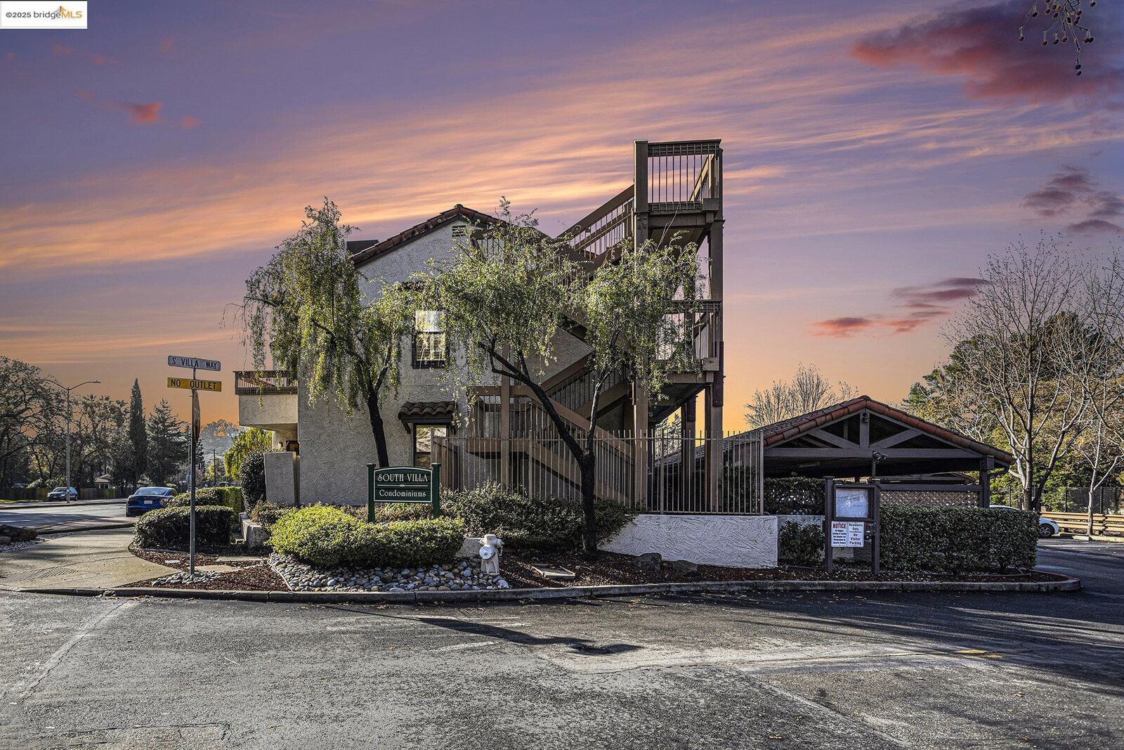 Property Photo: 1122 S Villa Way CA 94595