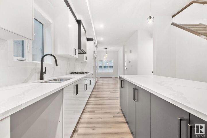 Property Photo:  11032 128 Street NW  AB T5M 0W6 