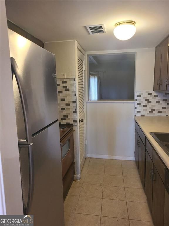 Property Photo: 1394 Wood Circle S GA 30260