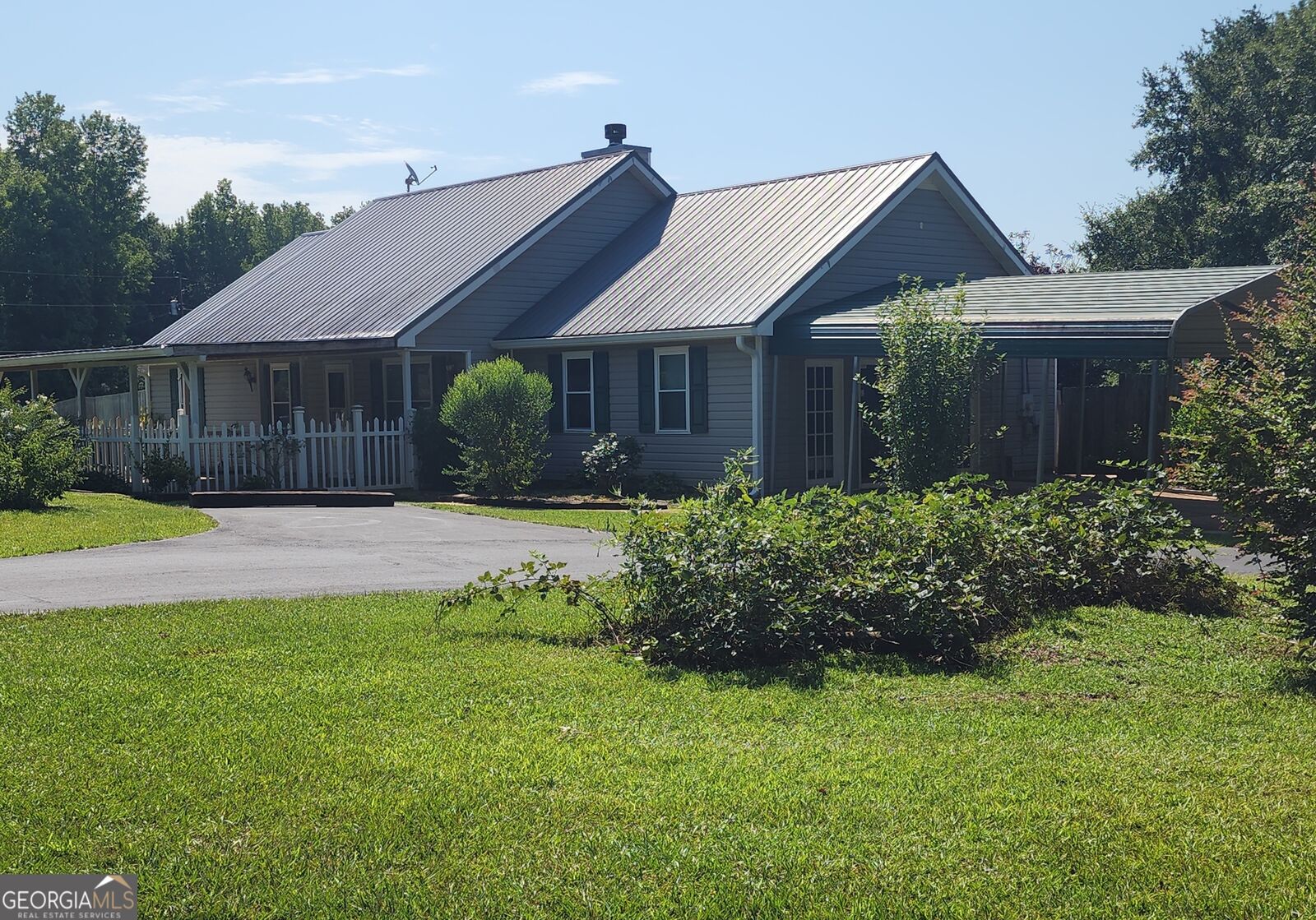 Property Photo: 113 Pebble Creek Drive GA 30233