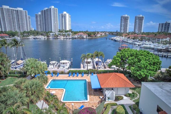 Property Photo: 3571 Magellan Cir 343-4 FL 33180