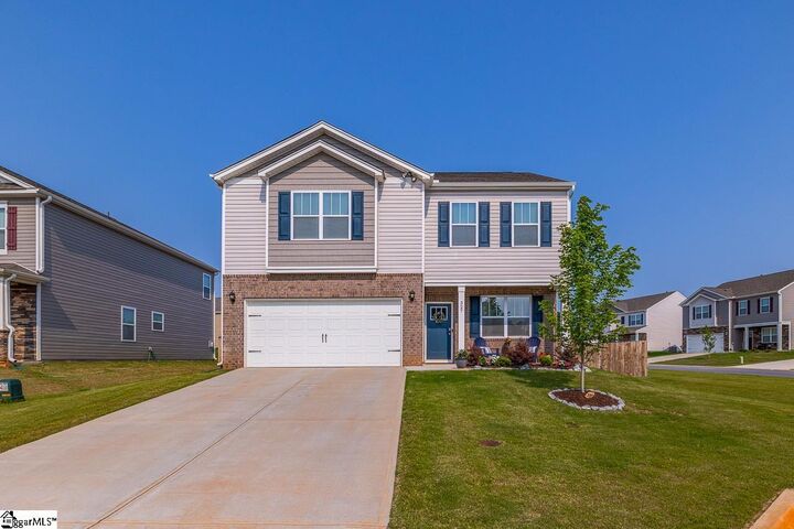Property Photo: 327 Callerton Drive SC 29672