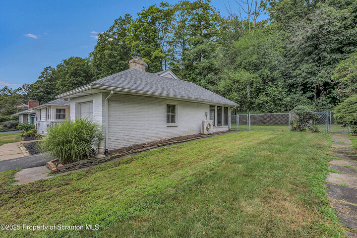 Property Photo:  102 Gentilly Drive  PA 18411 