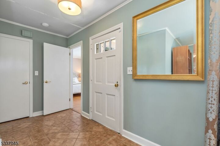 Property Photo:  24 Dogwood Ln  NJ 07974 