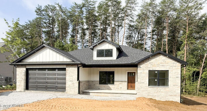 Property Photo:  124 Hawes Circle  TN 38558 