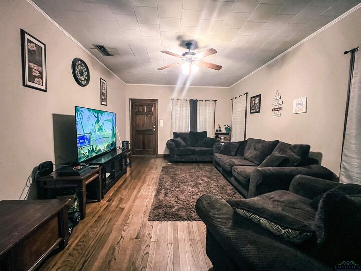 Property Photo:  217 Polk St  TX 75644 
