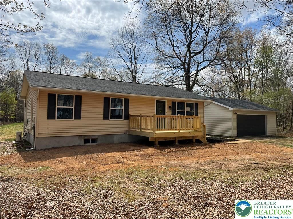 Property Photo:  5 Kilmer Trail  PA 18210