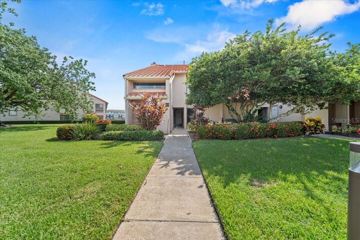 Property Photo:  1901 Garden Lake Drive 1901  FL 33884 