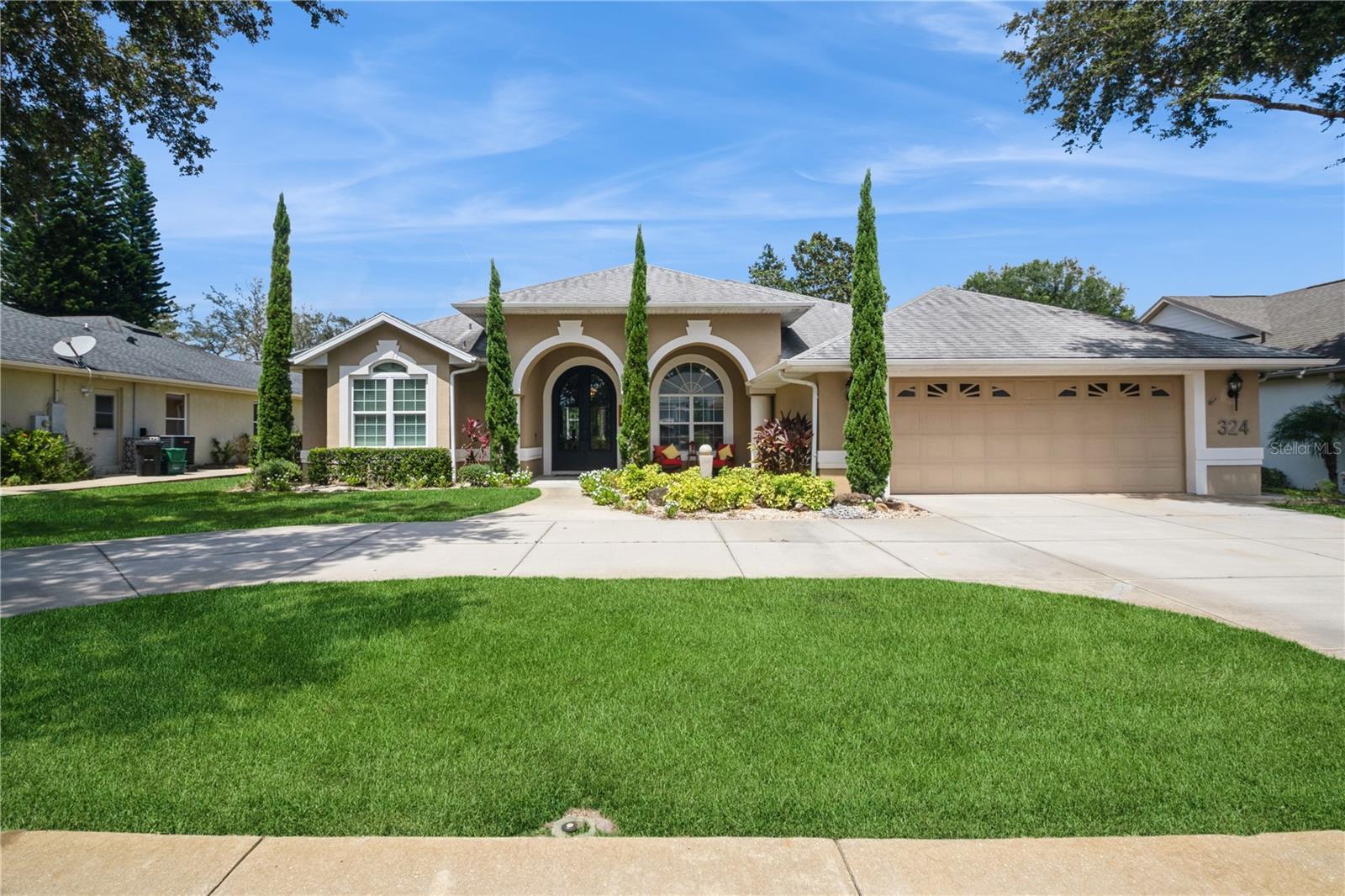 Property Photo: 324 Hampton Hills Court FL 32713