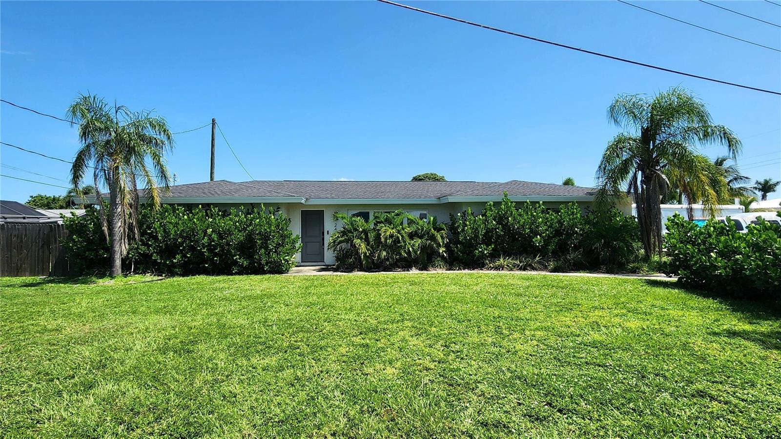Property Photo: 2465 Constitution Boulevard FL 34231