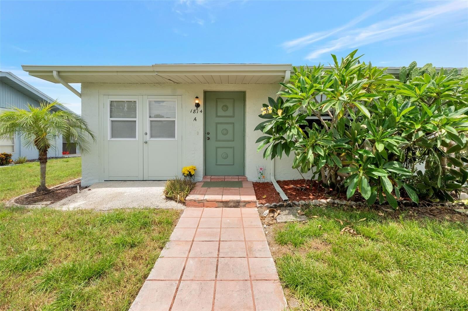 Property Photo: 1814 Foxhunt Drive A FL 33573