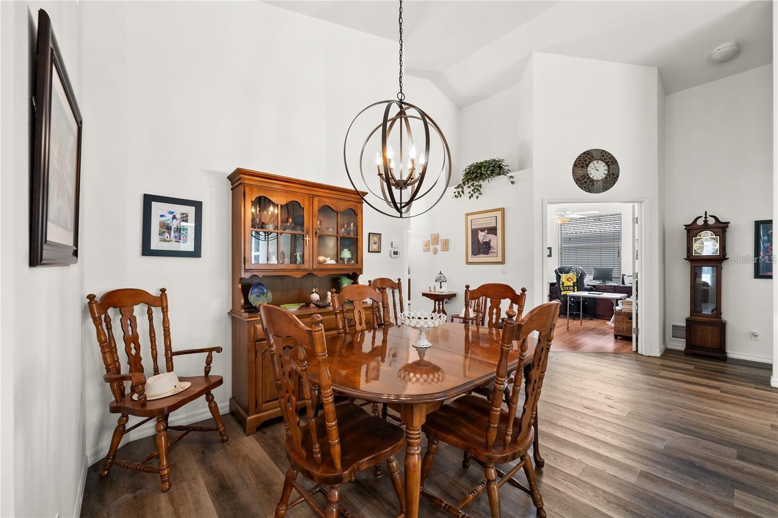 Property Photo: 1940 Wyndham Drive FL 34235