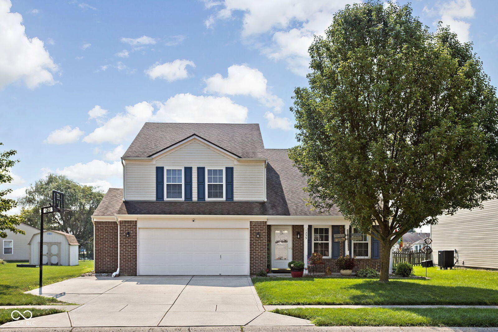 Property Photo: 1233 River Ridge Drive IN 46112