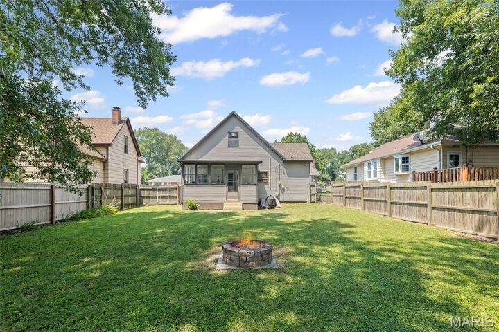 Property Photo: 704 Lee Avenue IL 62221