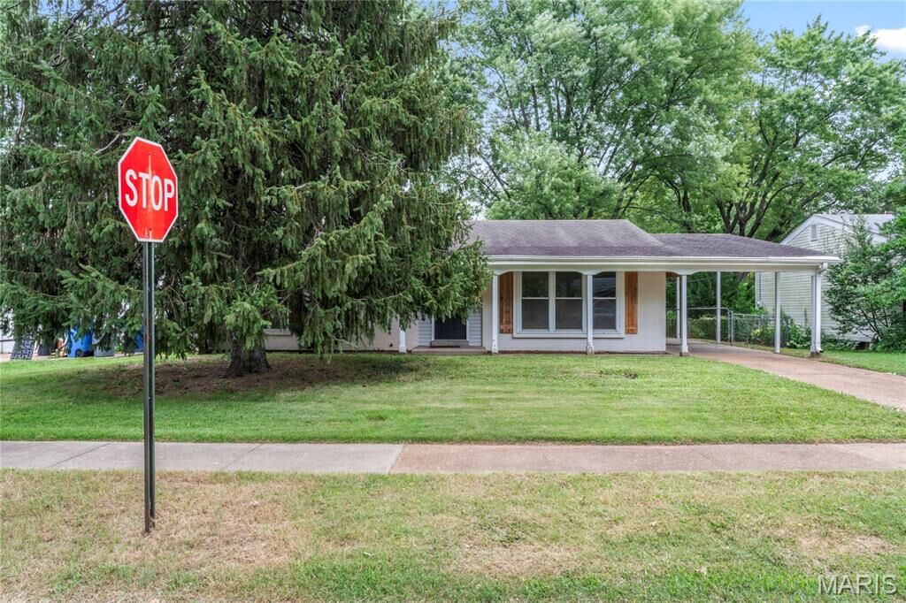 Property Photo: 1480 Burning Tree Drive MO 63033